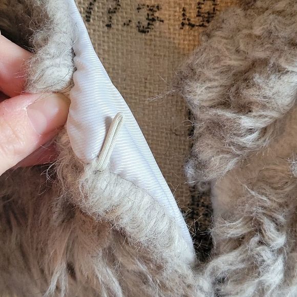 - Cliche tan faux fur sweater vest S - Picture 5 of 5